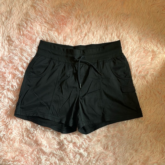 The North Face black shorts size medium elastic waist - Picture 1 of 5